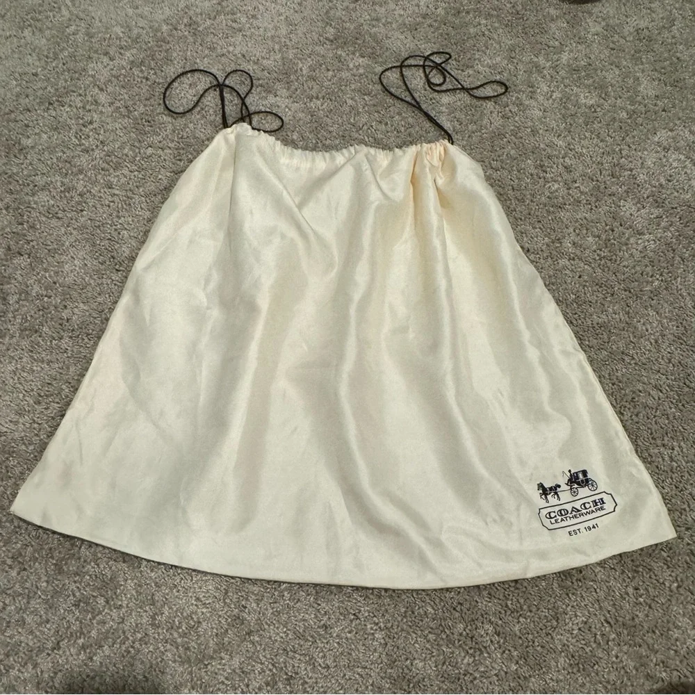 Like 🆕 Coach 23” x 19” vintage satin ivory large drawstring dust bag